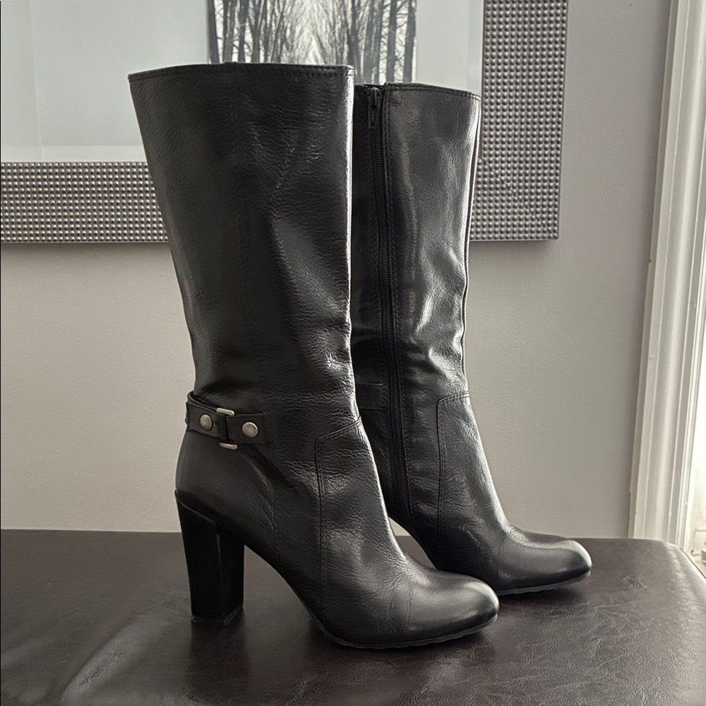 Elegant Black Leather calf-High Boots